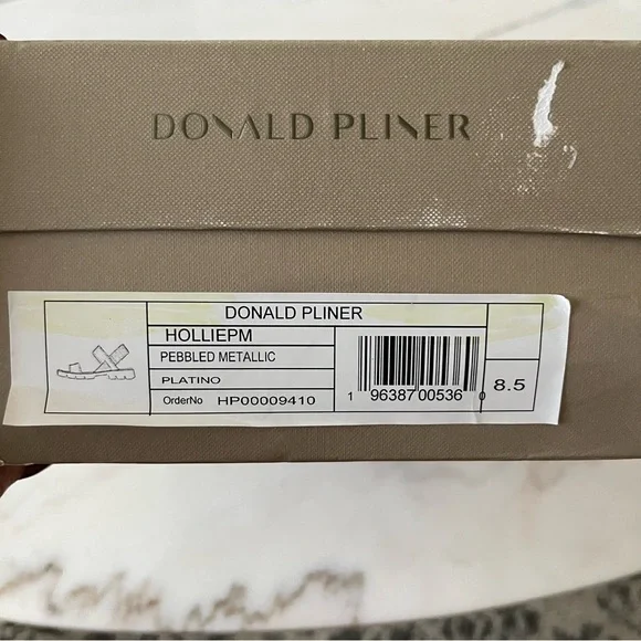 Donald Pliner Hollie Pebbled Metallic Sandal in Platino Gold NEW size 8.5 - Picture 6 of 6